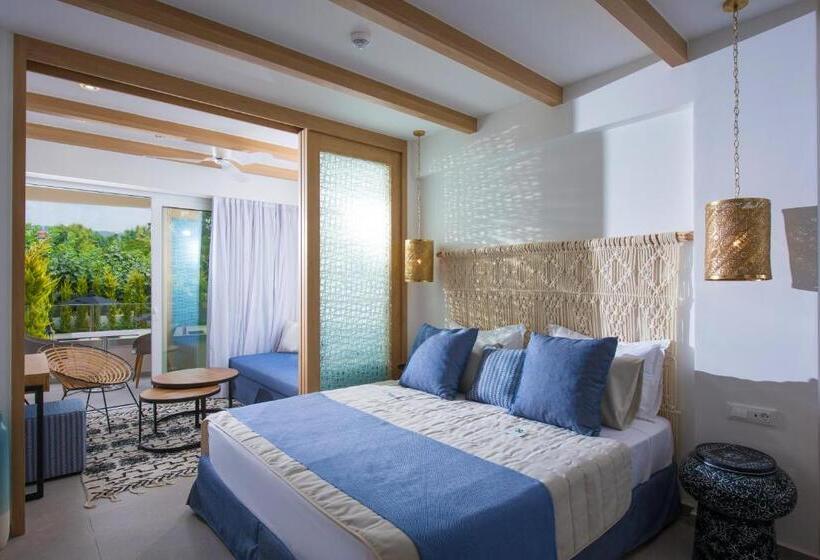 스위트 킹사이즈 침대, Omiros Boutique Hotel   Adults Only
