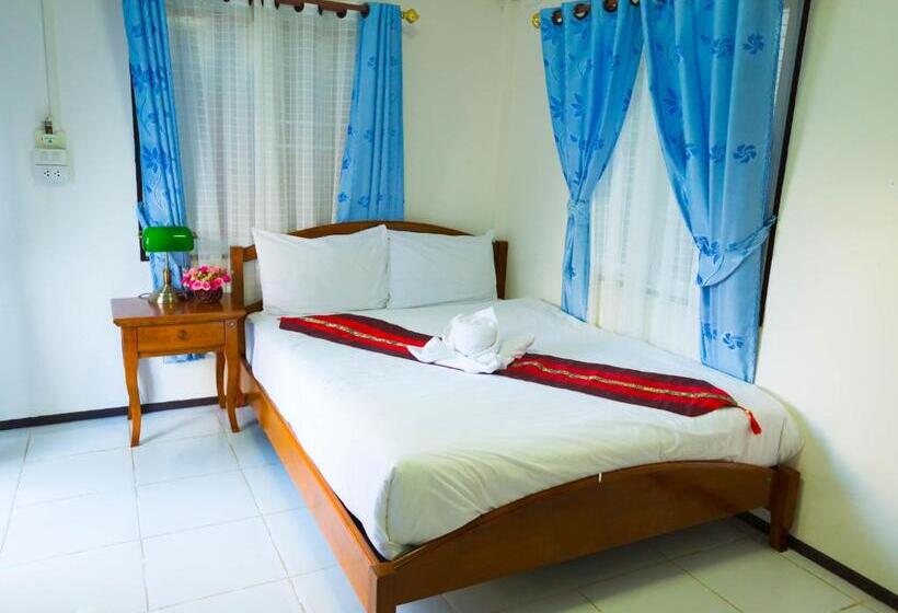 Номер Deluxe с Балконом, Revolution Hostel Pai