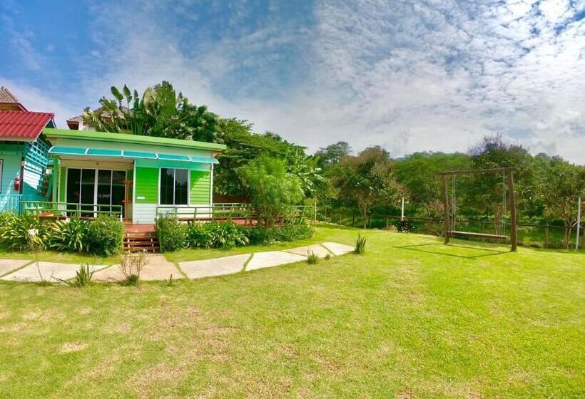 발코니 디럭스 룸, Revolution Hostel Pai