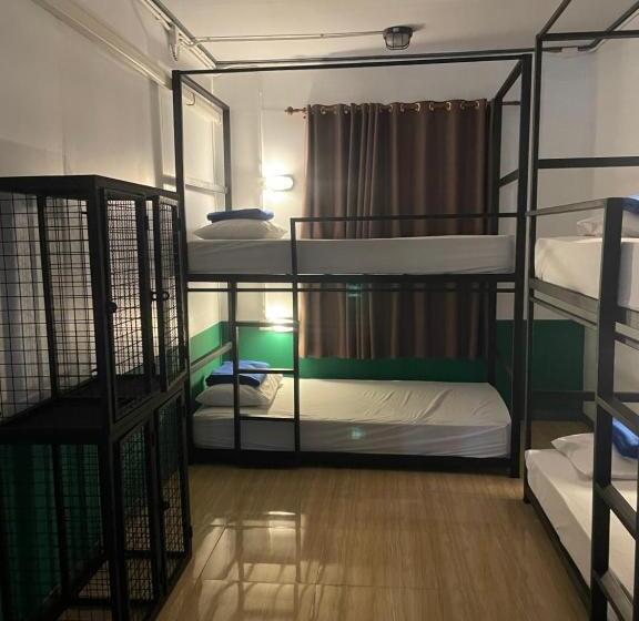 Кровать в Общей Комнате, Revolution Hostel Pai