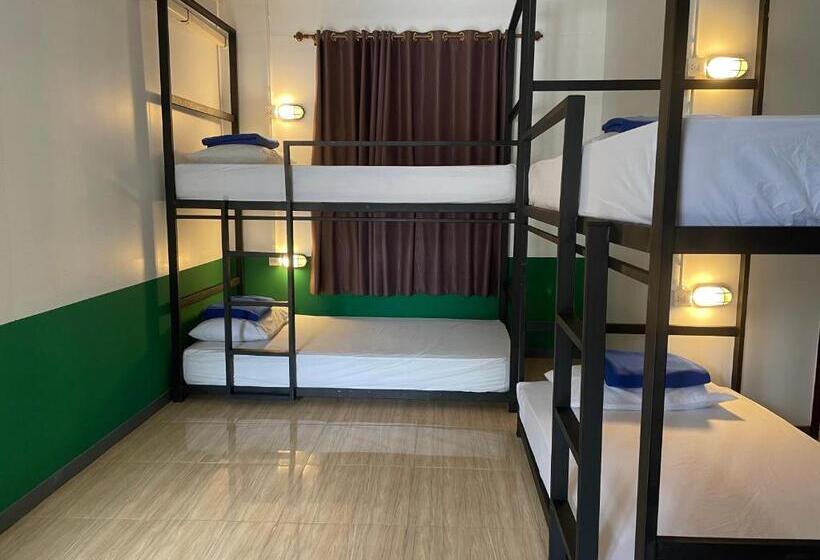 Кровать в Общей Комнате, Revolution Hostel Pai