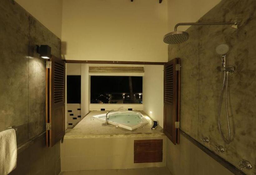 جناح سوبيريور, The Beach Boutique