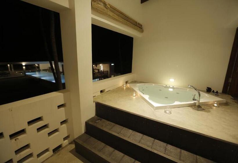 جناح سوبيريور, The Beach Boutique