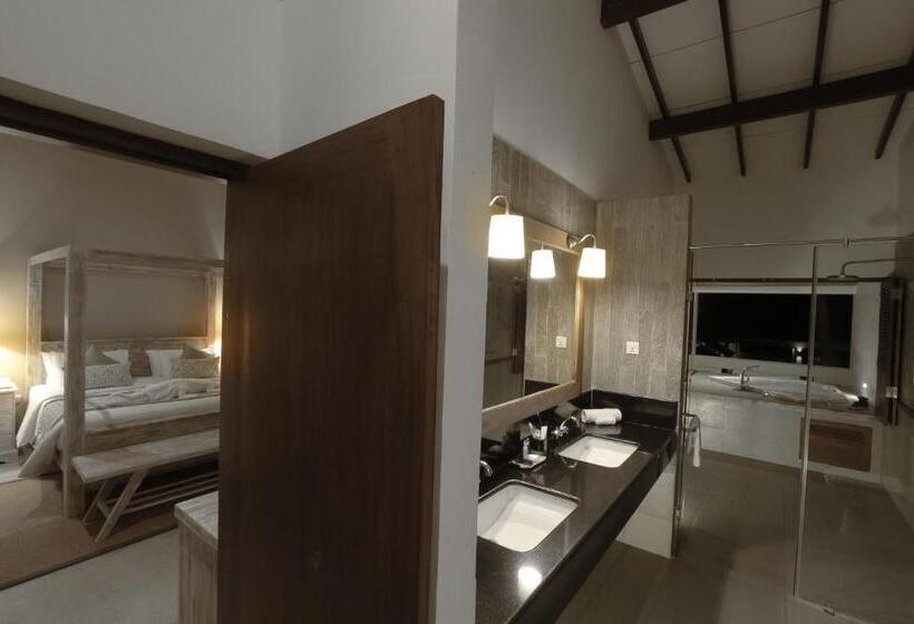 جناح سوبيريور, The Beach Boutique