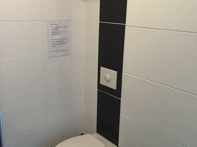 סטודיו דלוקס, Hostel Lakeside