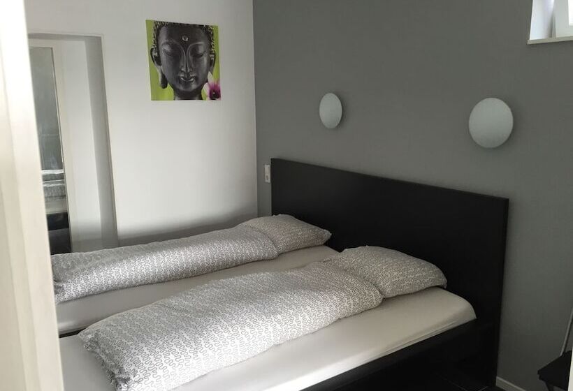 סטודיו דלוקס, Hostel Lakeside