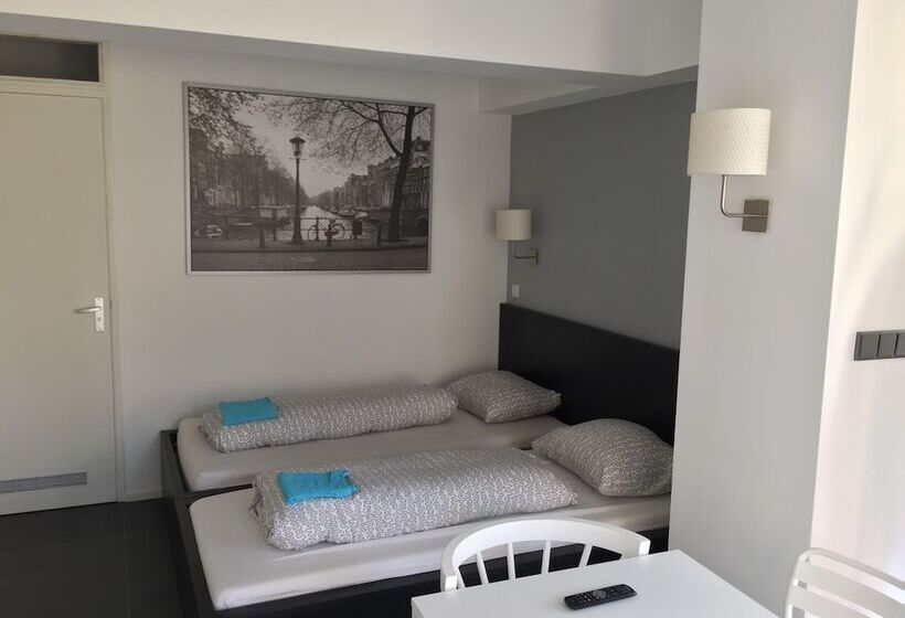 חדר סופריור לארבעה, Hostel Lakeside