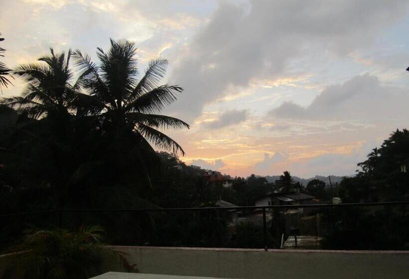 Pokój Standard z Balkonem, Kandy Backpackers Hostel