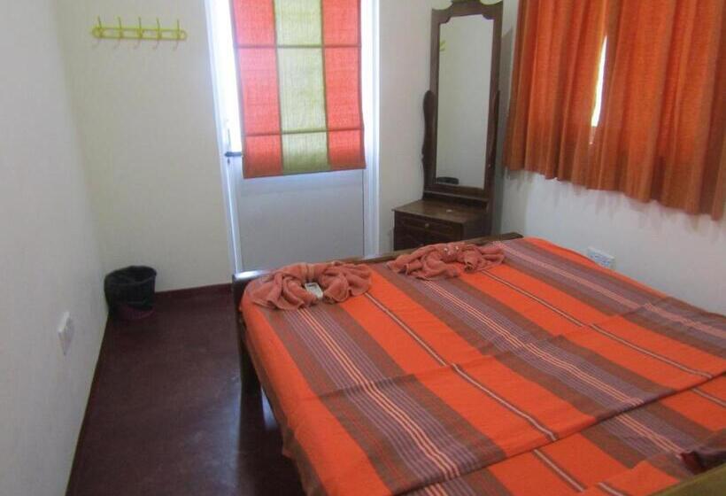 Pokój Standard z Balkonem, Kandy Backpackers Hostel