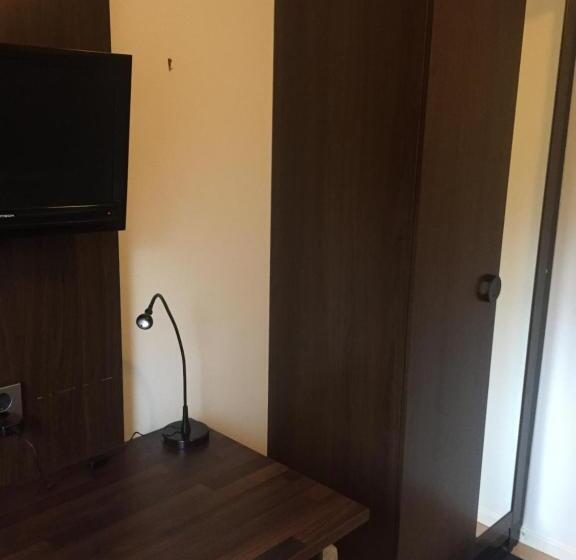 Номер Стандарт Индивидуальный Совместная Ванная, Nyckelbo Vandrarhem