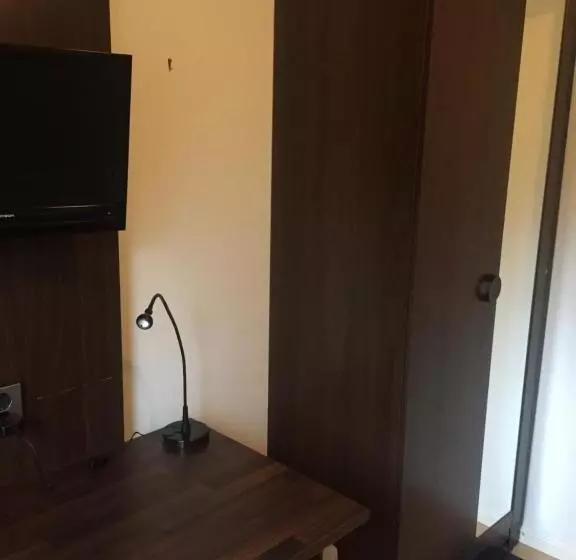 اتاق استاندارد با سرویس بهداشتی مشترک, Nyckelbo Vandrarhem