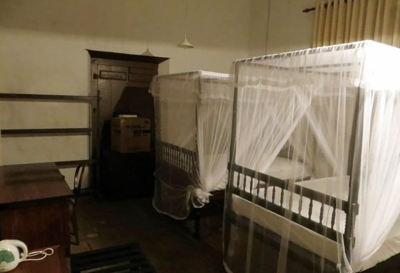 Camera Standard, Atapattu Walawwa Galle