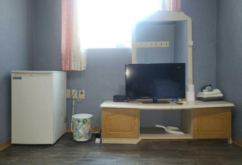 Номер Стандарт, Songwol Park