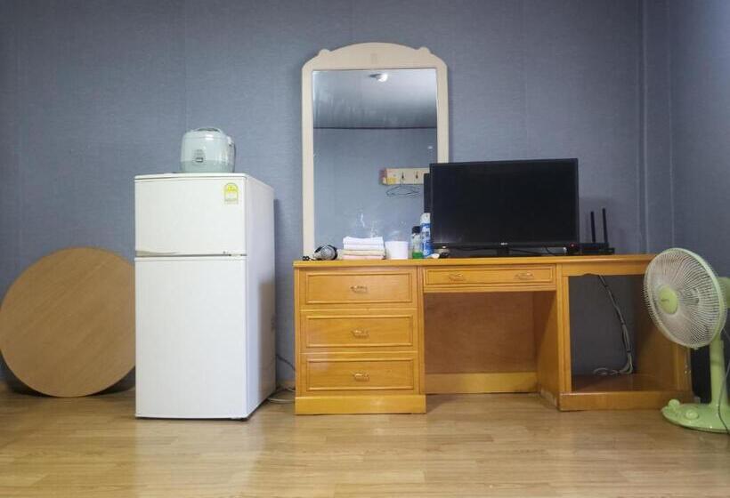 Номер Deluxe, Songwol Park