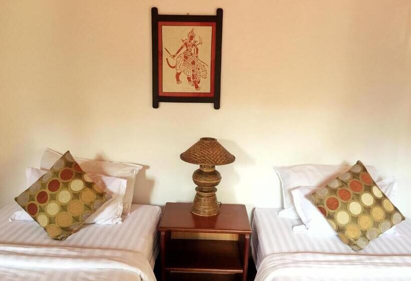 غرفة قياسية, Villa Sayada