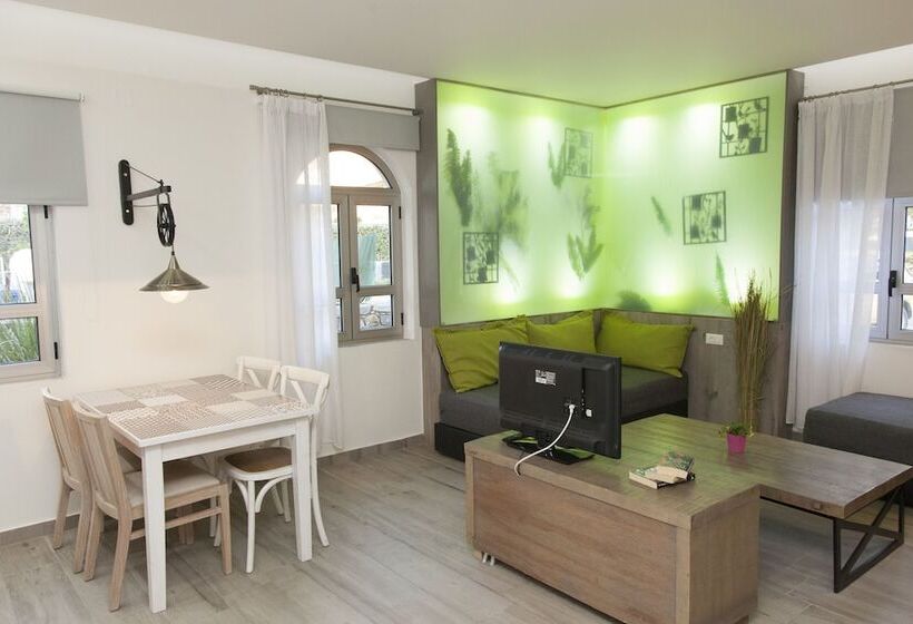 テラス付き1ベッドルームアパートメント, Troulakis Beach