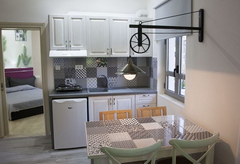 テラス付き1ベッドルームアパートメント, Troulakis Beach