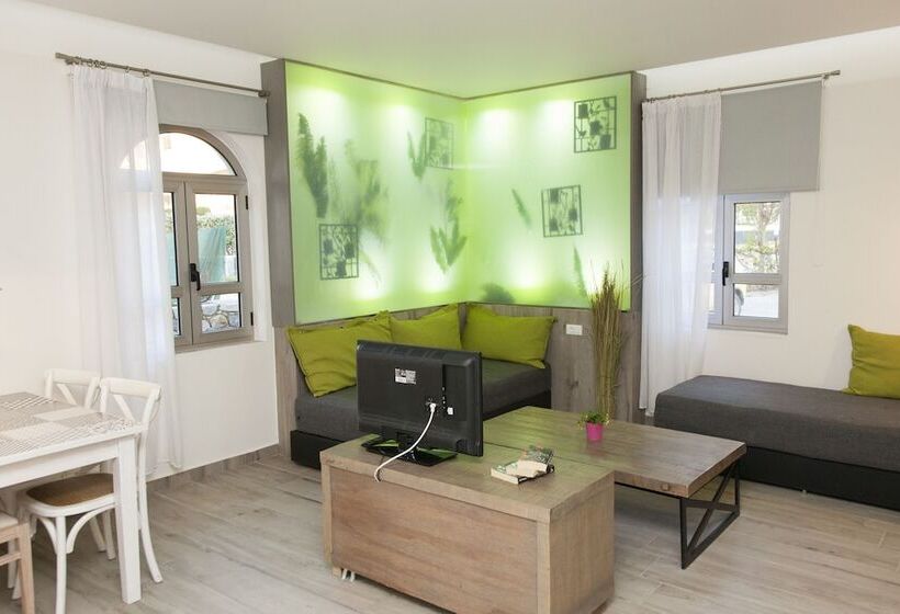 テラス付き1ベッドルームアパートメント, Troulakis Beach