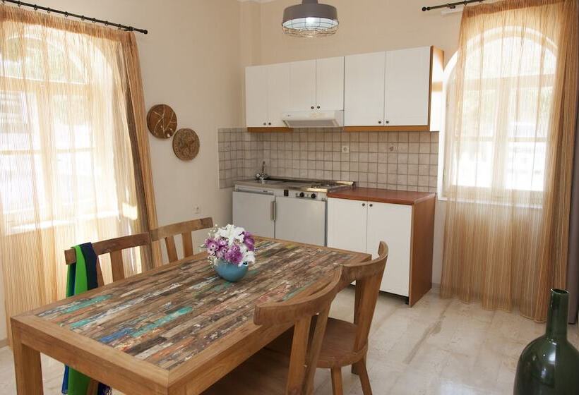 2ベッドルームアパートメント, Troulakis Beach