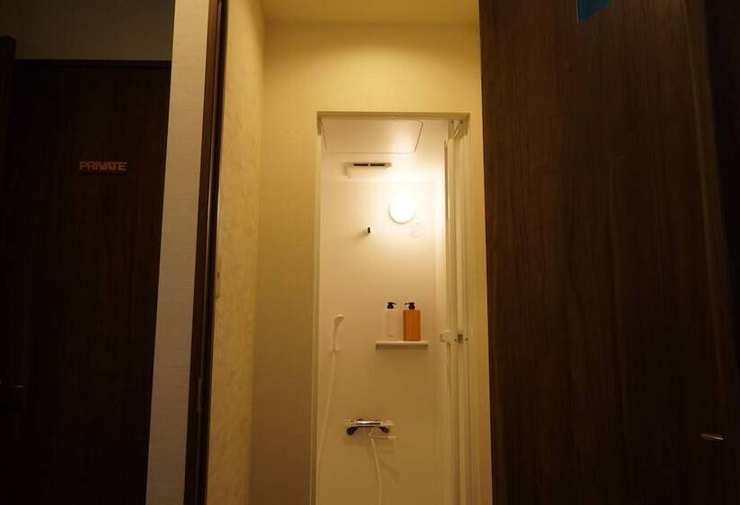 ルームシェアのワンベッド, Guest House Ouka