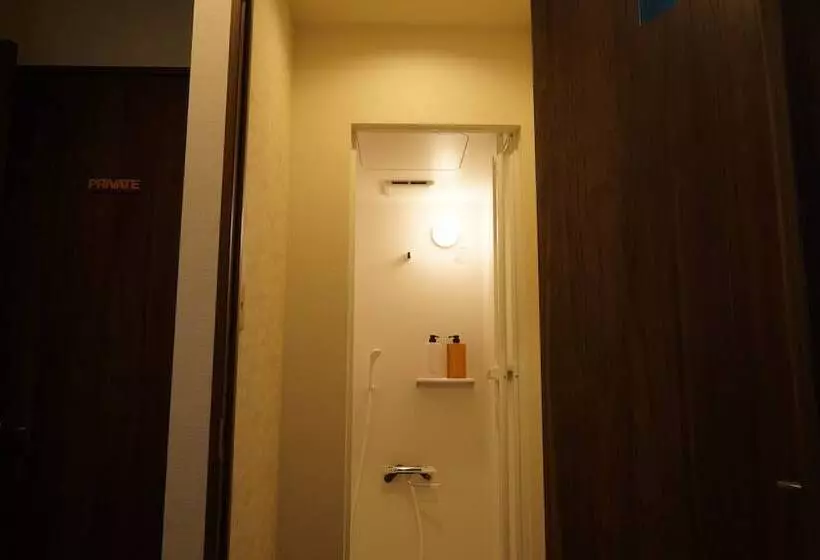 تختخواب در اتاق مشترک, Guest House Ouka