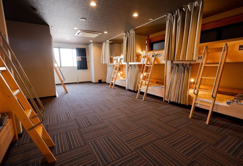 ルームシェアのワンベッド, Guest House Ouka