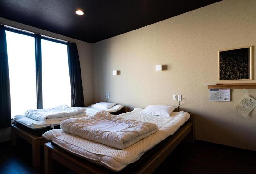 バスルーム共有のトリプルスタンダード, Guest House Ouka