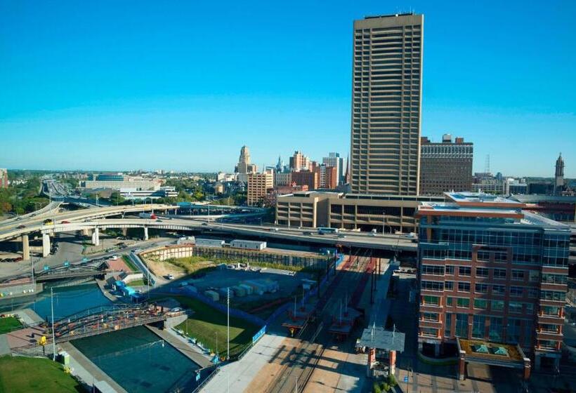 适合残疾人士使用的带超级大床的标准间, Buffalo Marriott At Lecom Harborcenter