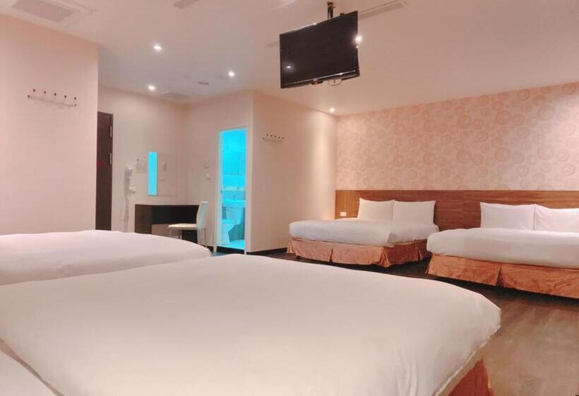 اتاق خانوادگی, Centre