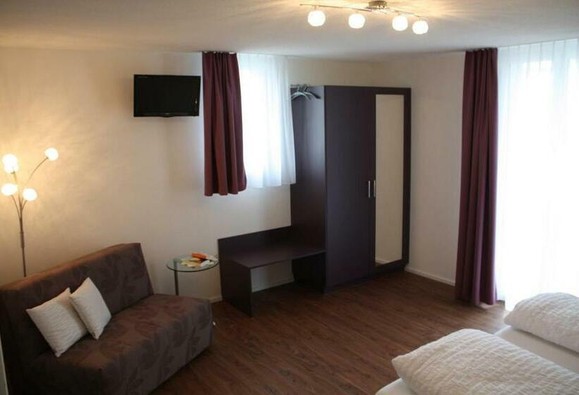 חדר סטנדרט יחיד, Engel