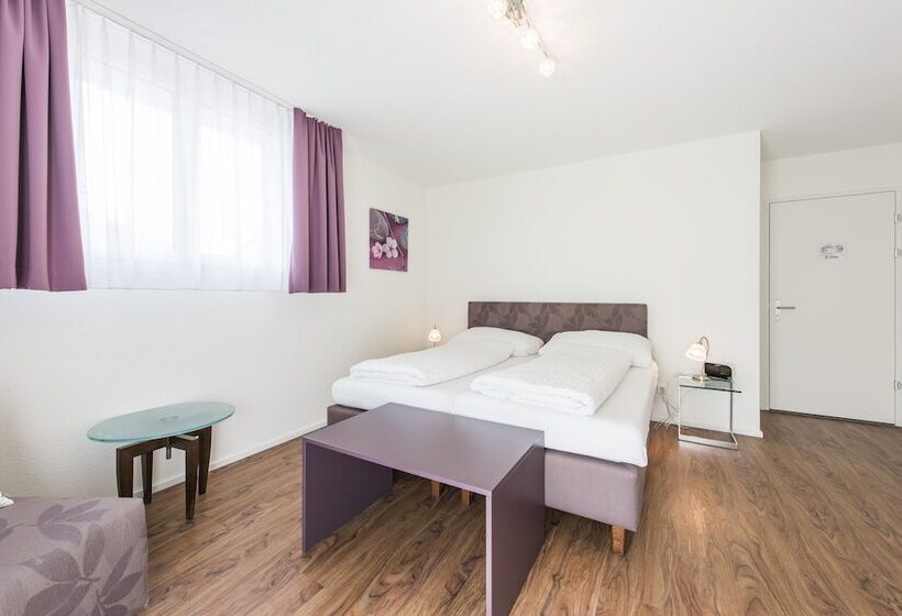 חדר סטנדרט, Engel