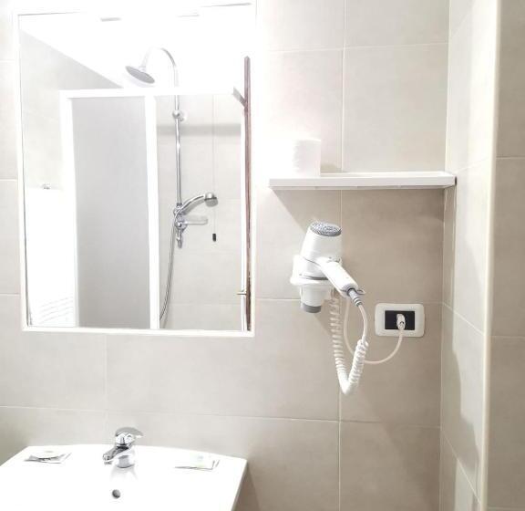 חדר סטנדרט יחיד, H&l