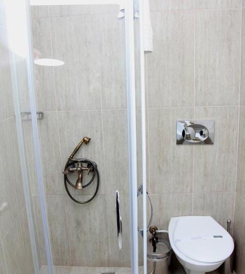 اتاق استاندارد, Kadi Konagi Thermal