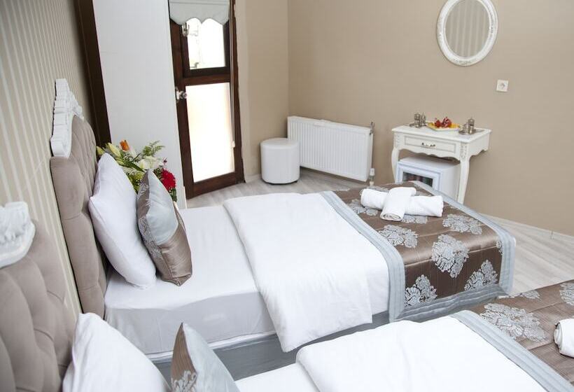 اتاق استاندارد یک نفره, Kadi Konagi Thermal