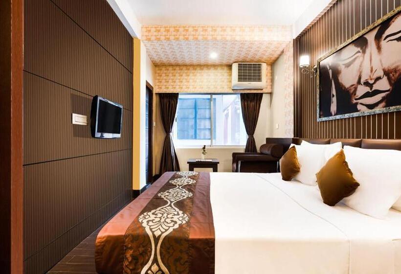 اتاق لوکس, Mount Embassy