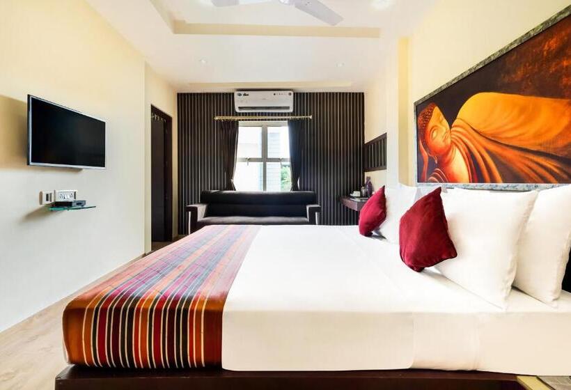 اتاق خانوادگی, Mount Embassy