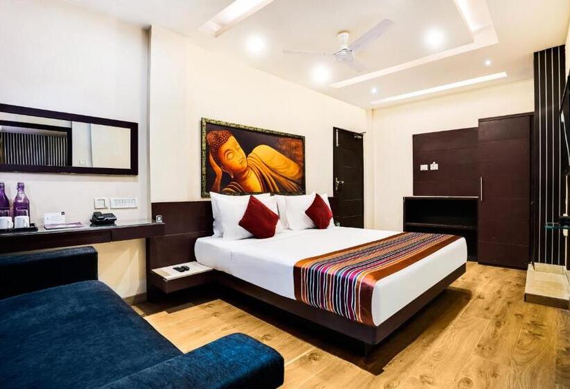 اتاق خانوادگی, Mount Embassy