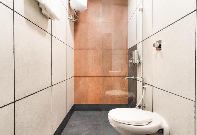 اتاق خانوادگی, Mount Embassy