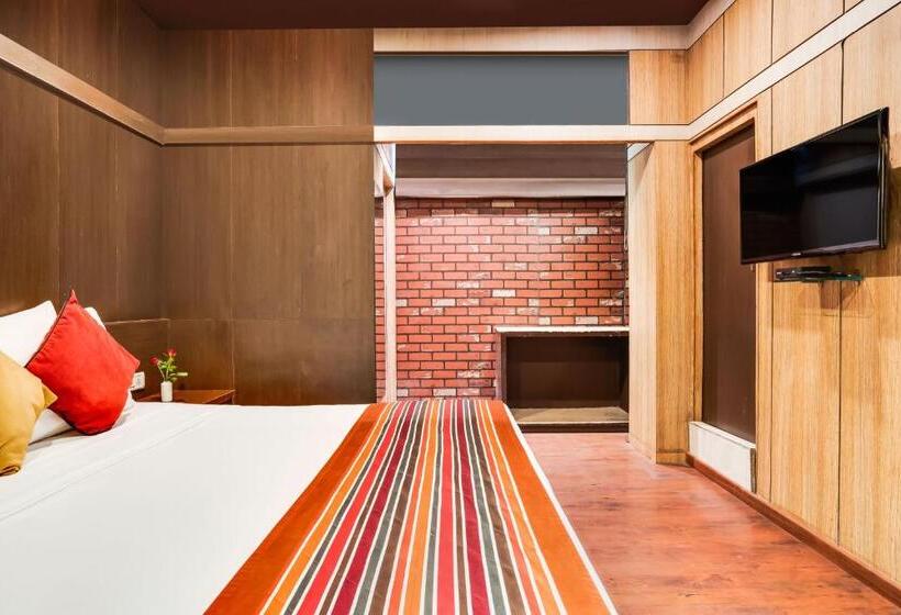 سوییت, Mount Embassy