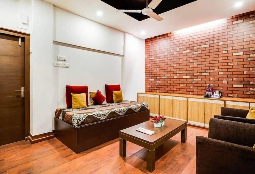 سوییت, Mount Embassy