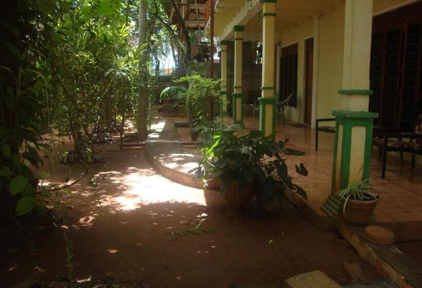 Номер Стандарт, Sigiri Holiday Inn