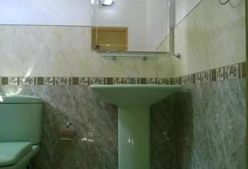 エコノミールーム, Sigiri Holiday Inn