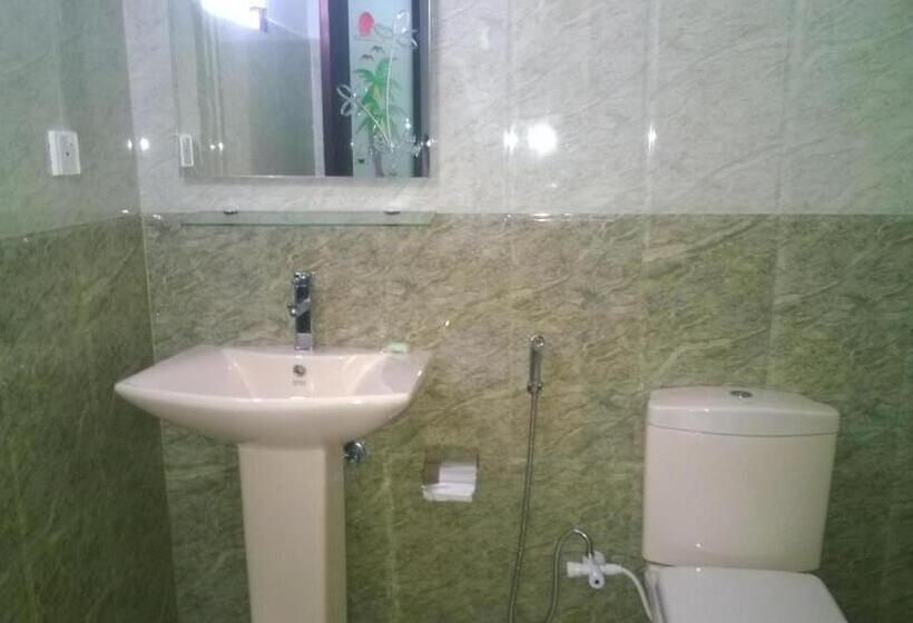 Номер Стандарт Трехместный, Sigiri Holiday Inn