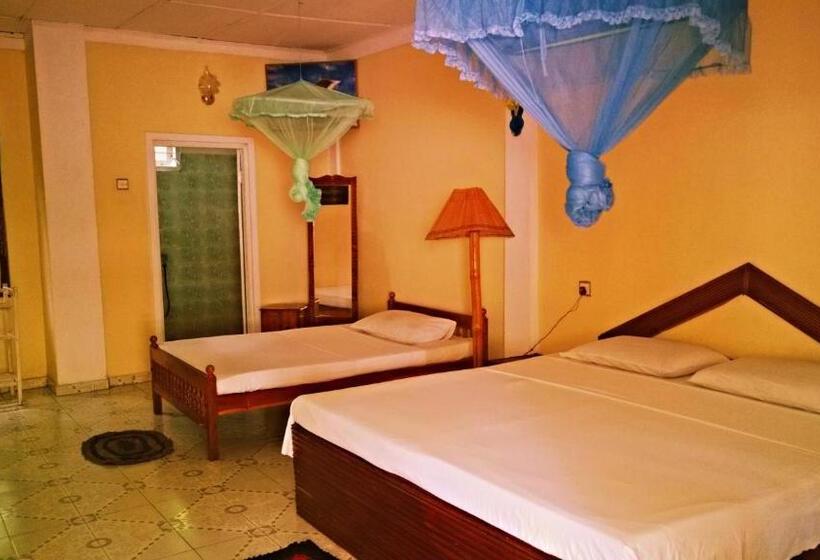 Номер Стандарт Трехместный, Sigiri Holiday Inn