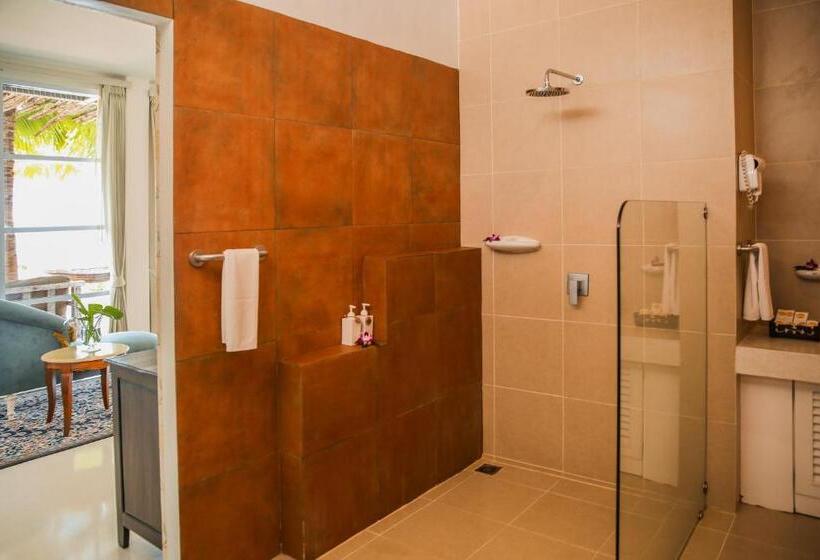 オーシャンビューデラックススイート, Summer Luxury Beach Resort & Spa