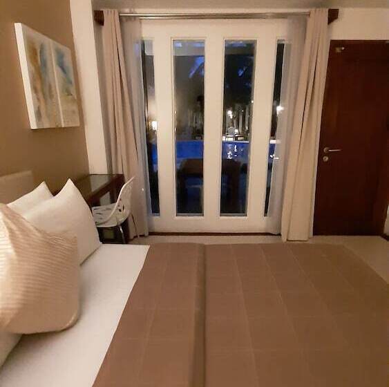 اتاق سوپریور, Urban Sands Iloilo