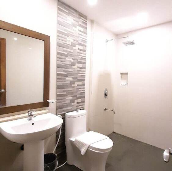 اتاق استاندارد با تخت بزرگ, Urban Sands Iloilo