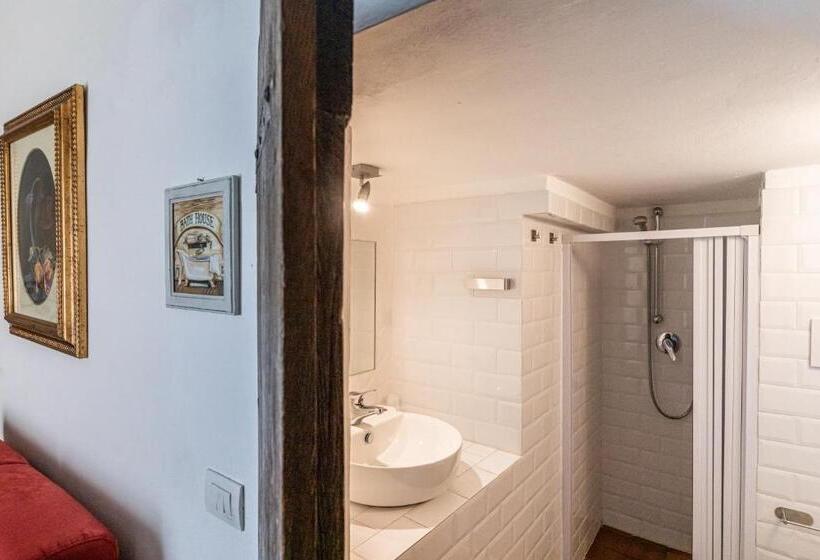 Трехместный Номер Стандарт Вид на Сад, La Locanda Di Adele  Il Giardinetto B&b