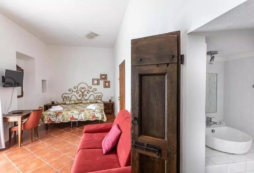 庭の見えるスタンダードトリプルルーム, La Locanda Di Adele Il Giardinetto B&b