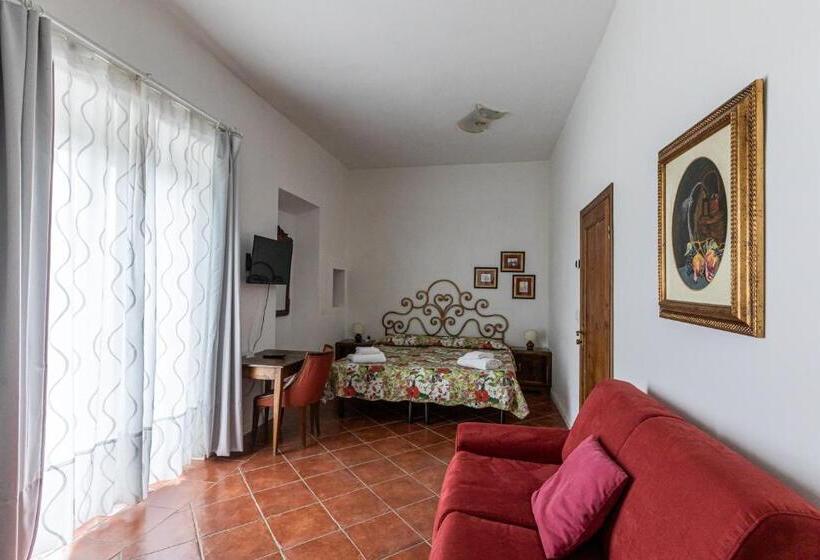 带花园景观的标准三人间, La Locanda Di Adele  Il Giardinetto B&b